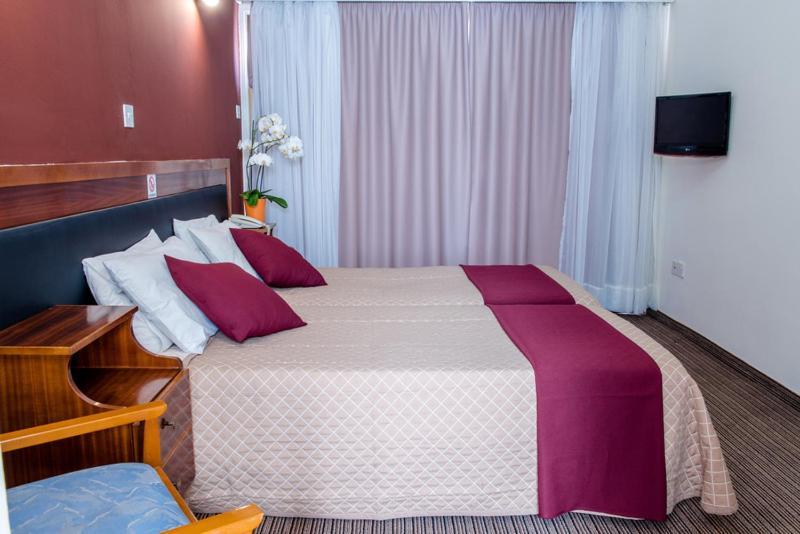 King'S Hotel Paphos Zimmer foto